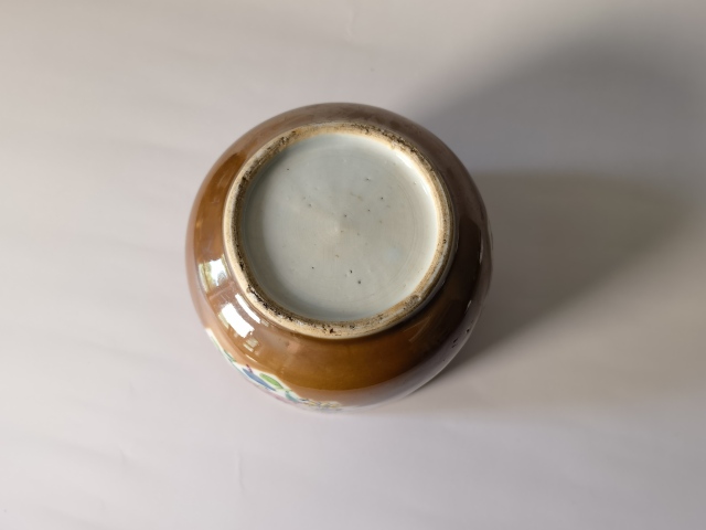 古玩陶瓷粉彩花卉紋蓋罐拍賣，當前價格2600元