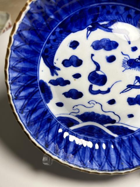 古玩陶瓷清晚期 青花云龍三現花口大盤拍賣,當前價格290元