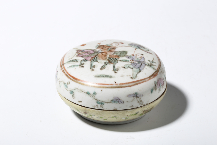 古玩陶瓷清晚期粉彩麒麟送子紋粉盒拍賣(mài)，當(dāng)前價(jià)格880元