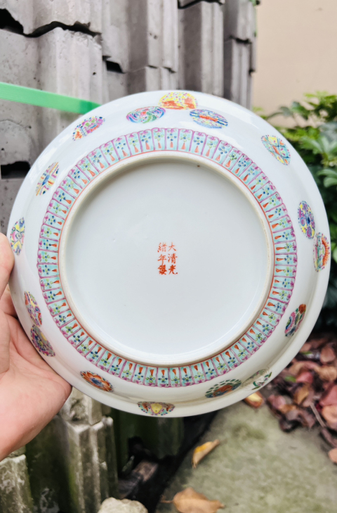 古玩陶瓷【精品】粉彩皮球花大碗拍賣，當前價格2850元