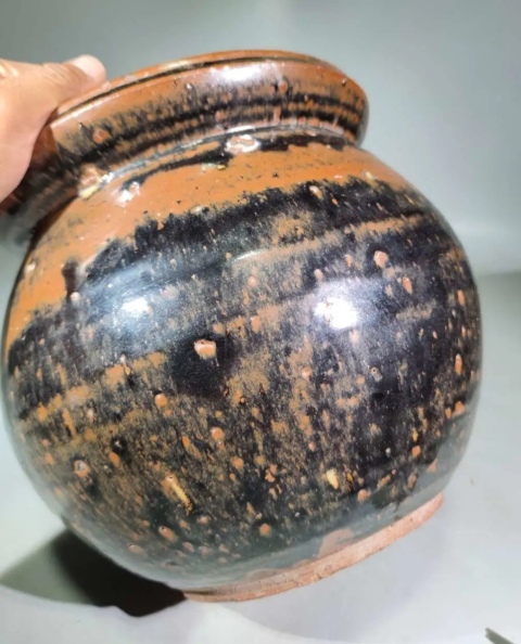 古玩陶瓷窯變釉黑褐釉罐拍賣,當前價格158元