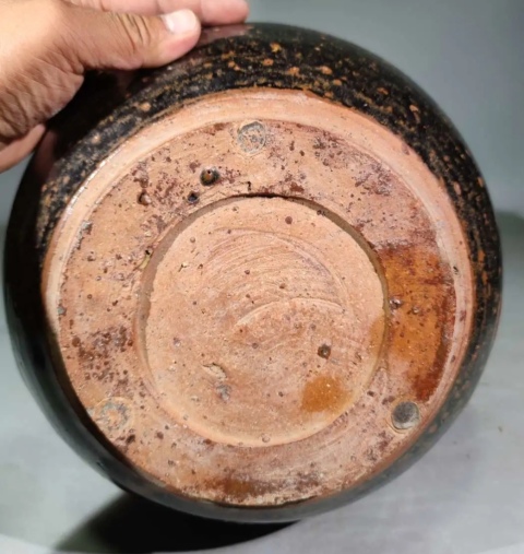 古玩陶瓷窯變釉黑褐釉罐拍賣,當前價格158元