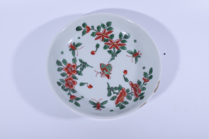 古玩陶瓷明末清初·紅綠彩折枝花蝶紋盤一對拍賣,當前價格6800元