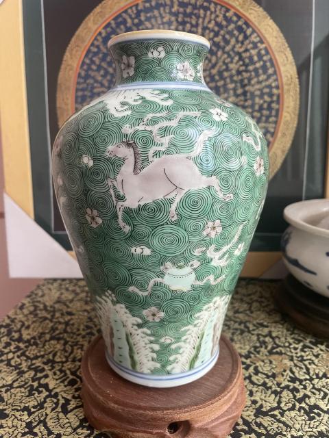 古玩陶瓷海水江崖落花流水天馬紋梅瓶拍賣，當前價格10000元