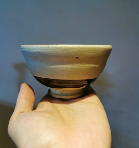 古玩陶瓷金元?緇素瓷高足杯拍賣,當(dāng)前價(jià)格2200元