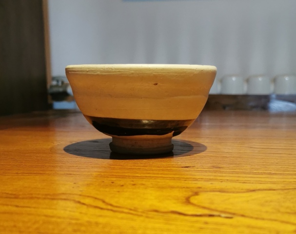 古玩陶瓷金元?緇素瓷高足杯拍賣,當(dāng)前價(jià)格2200元