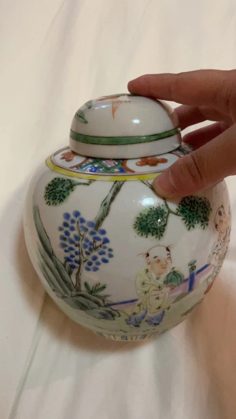 古玩陶瓷粉彩人物蓋罐拍賣,當(dāng)前價(jià)格3000元