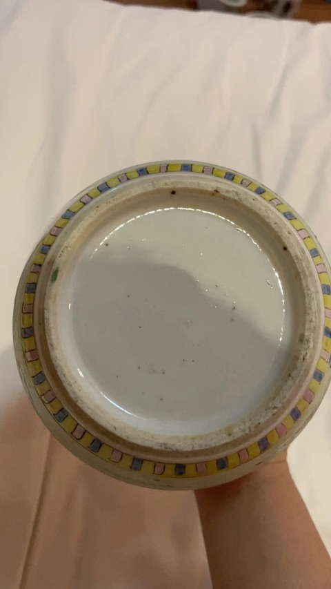 古玩陶瓷粉彩人物蓋罐拍賣,當(dāng)前價(jià)格3000元