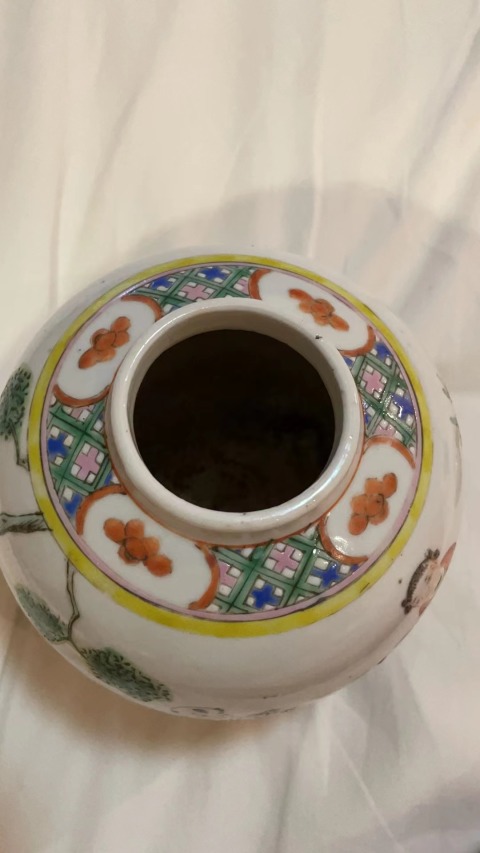 古玩陶瓷粉彩人物蓋罐拍賣,當(dāng)前價(jià)格3000元