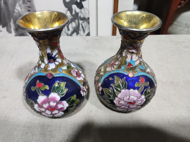 古玩雜項(xiàng)景泰藍(lán)掐絲琺瑯銅瓶拍賣，當(dāng)前價(jià)格228元