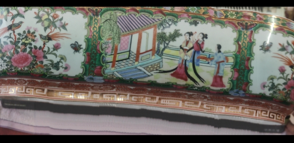 古玩陶瓷(精品)描金開窗人物花鳥廣彩碗拍賣,當前價格2580元