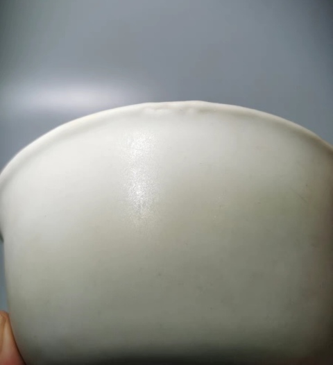 古玩陶瓷明代甜白釉宮碗（AI識(shí)別為永樂(lè)官窯）拍賣，當(dāng)前價(jià)格80000元