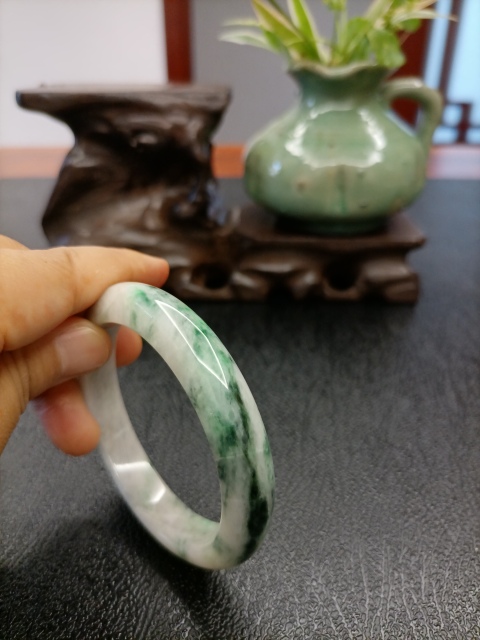 古玩玉器天然翡翠手鐲1300拍賣,當前價格1300元