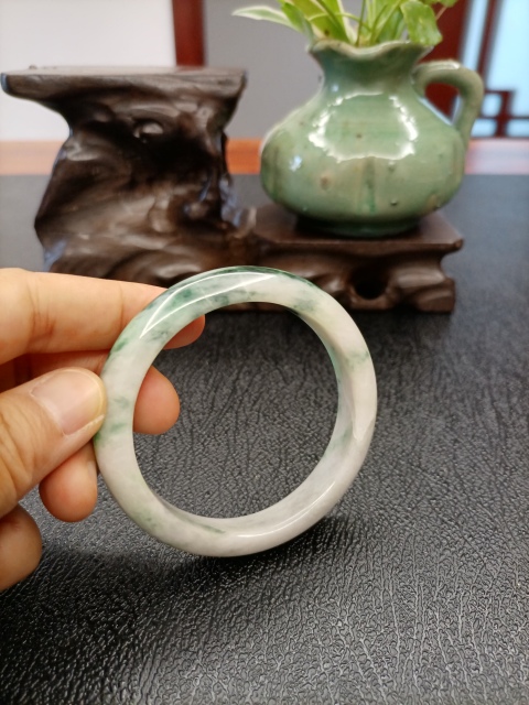 古玩玉器天然翡翠手鐲1300拍賣,當前價格1300元