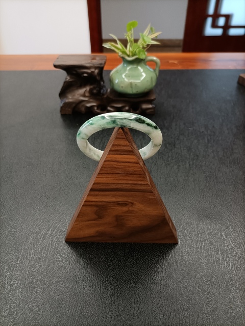 古玩玉器天然翡翠手鐲1300拍賣,當前價格1300元