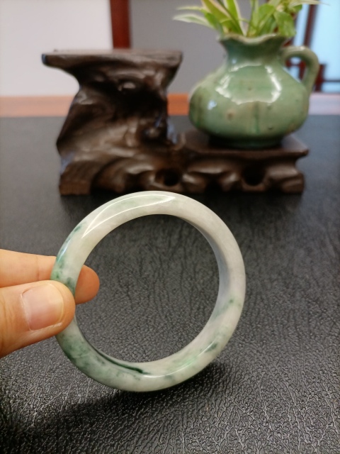 古玩玉器天然翡翠手鐲1300拍賣,當前價格1300元