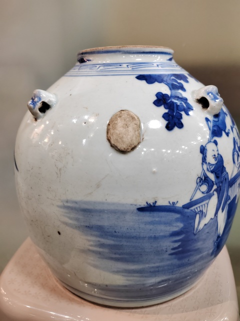古玩陶瓷青花麒麟送子圖紋四系提梁壺拍賣，當前價格2800元