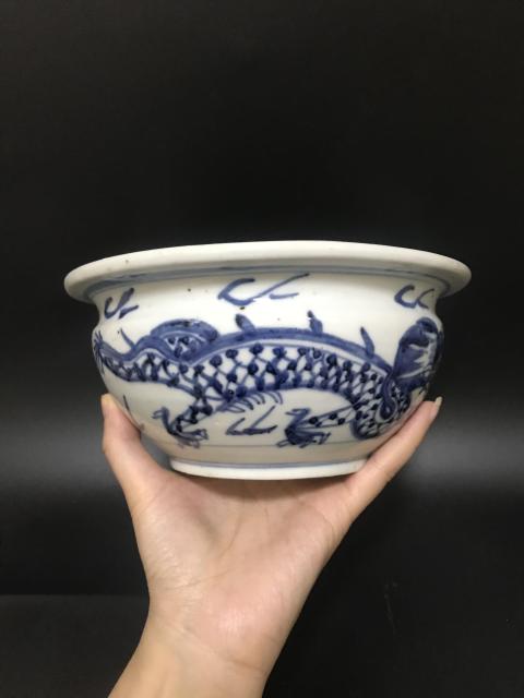 古玩陶瓷青花雙龍戲珠大香爐拍賣，當前價格3900元