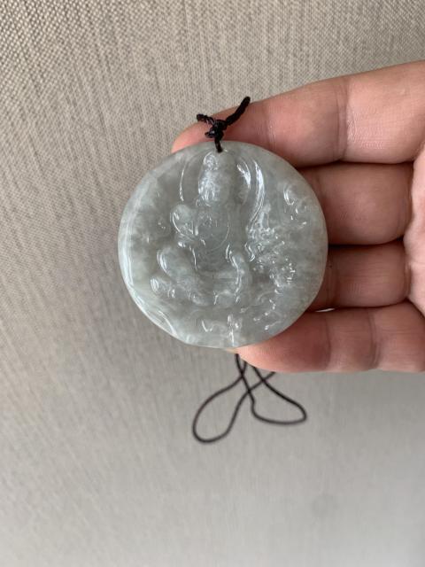 古玩玉器天然翡翠雕“觀音”掛牌拍賣，當(dāng)前價(jià)格398元