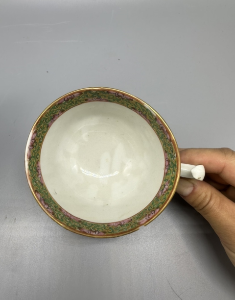 古玩陶瓷清中晚期廣彩人物故事紋把杯拍賣，當前價格299元