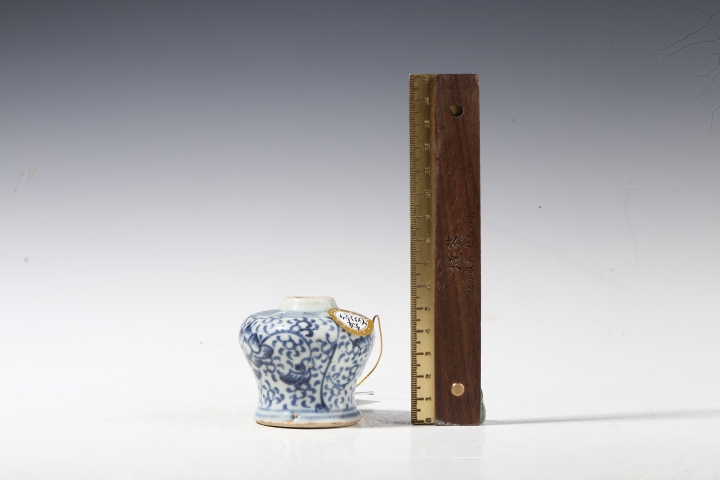 古玩陶瓷清雍乾·青花纏枝蓮紋小天字罐拍賣，當前價格4888元