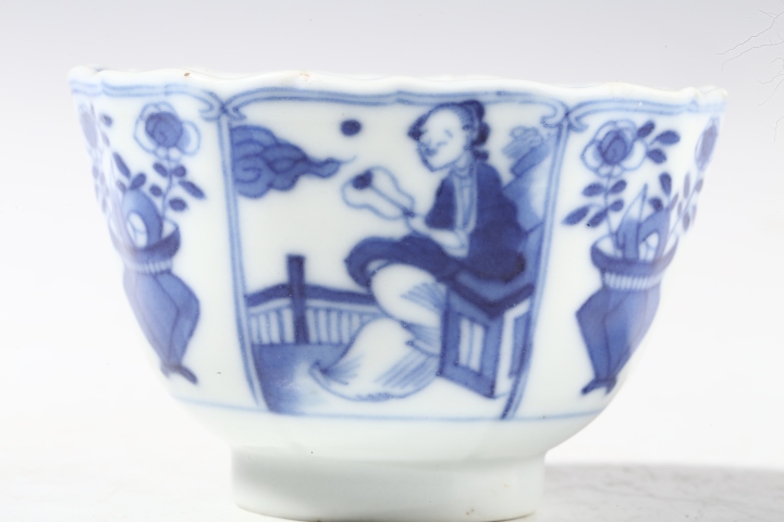 古玩陶瓷清晚·青花開窗仕女花卉紋葵口杯拍賣，當(dāng)前價格1988元