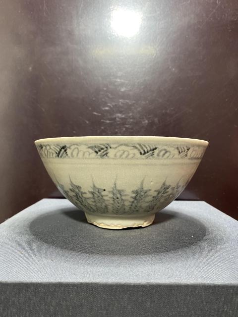 古玩陶瓷明,青花芭蕉海螺紋碗拍賣,當前價格2600元