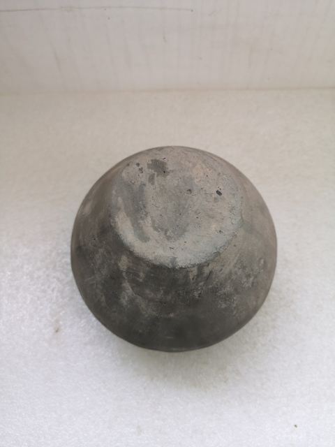 古玩陶瓷漢代灰陶跑獸紋撲滿拍賣,當(dāng)前價格750元