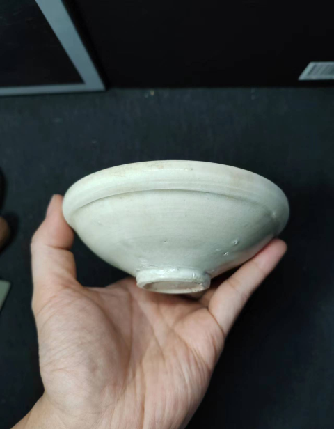 古玩陶瓷【清倉大處理】五代十國邢窯白瓷唇口碗拍賣，當前價格999元