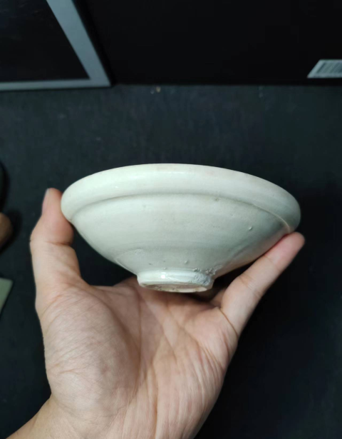 古玩陶瓷【清倉大處理】五代十國邢窯白瓷唇口碗拍賣，當前價格999元