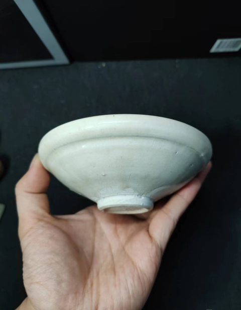 古玩陶瓷【清倉大處理】五代十國邢窯白瓷唇口碗拍賣，當前價格999元