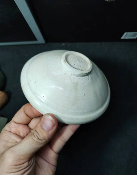 古玩陶瓷【清倉大處理】五代十國邢窯白瓷唇口碗拍賣，當前價格999元