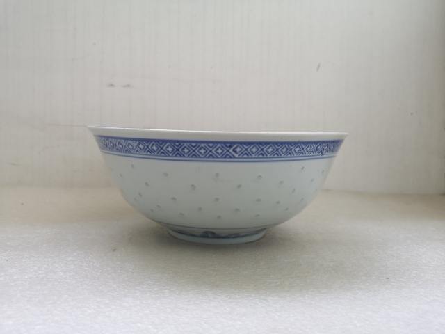 古玩陶瓷玲瓏瓷碗拍賣(mài),當(dāng)前價(jià)格298元