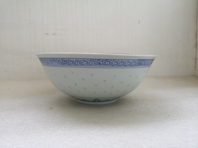 古玩陶瓷玲瓏瓷碗拍賣(mài),當(dāng)前價(jià)格298元
