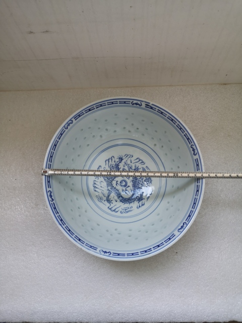 古玩陶瓷玲瓏瓷碗拍賣(mài),當(dāng)前價(jià)格298元