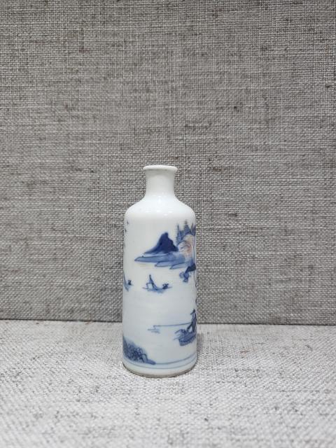 中国骨董　清中期　青花釉裏紅　人物　鼻煙壺　翡翠蓋　骨杓 File:晚清青花釉裏紅人物故事圖鼻煙壺-Snuff bottle with