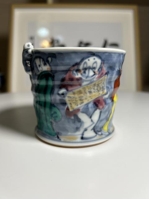 古玩陶瓷日本名家昭和青花加彩人物紋貼塑童子杯拍賣,當前價格580元