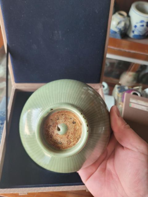 古玩陶瓷青釉菊瓣紋碗拍賣，當(dāng)前價(jià)格18000元