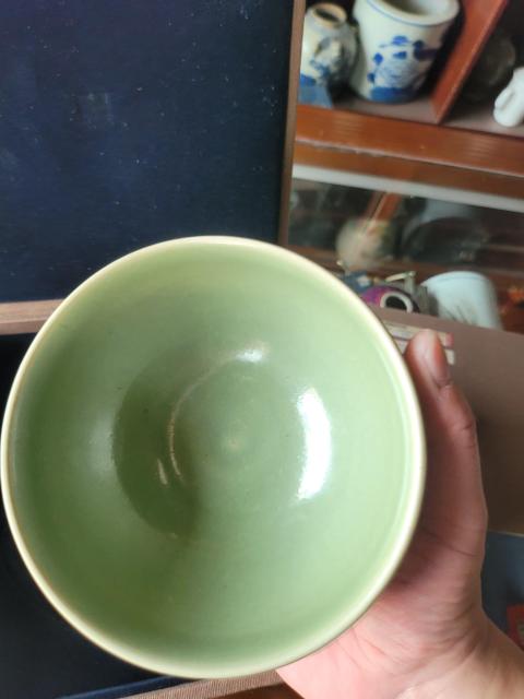 古玩陶瓷青釉菊瓣紋碗拍賣，當(dāng)前價(jià)格18000元