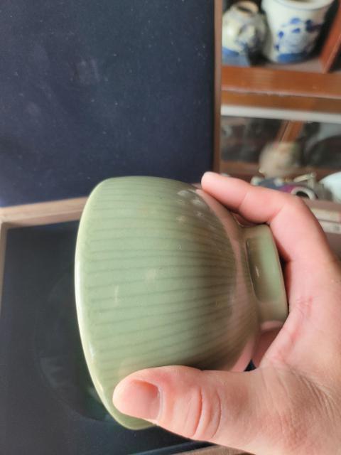 古玩陶瓷青釉菊瓣紋碗拍賣，當(dāng)前價(jià)格18000元