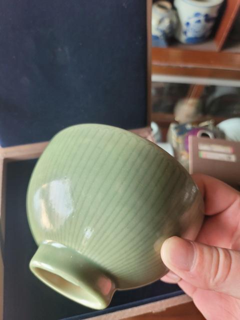 古玩陶瓷青釉菊瓣紋碗拍賣，當(dāng)前價(jià)格18000元