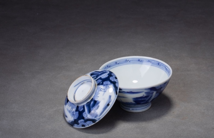 古玩陶瓷日本明治青花山水人物紋蓋碗拍賣,當前價格300元