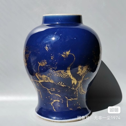 域鉴古玩】清乾隆霁蓝釉描金凤凰花卉纹罐拍卖价格/图片/值多少钱