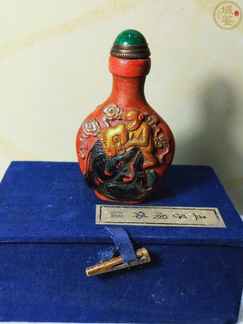 古玩雜項描金五子鬧佛朱砂鼻煙壺拍賣,當(dāng)前價格500元