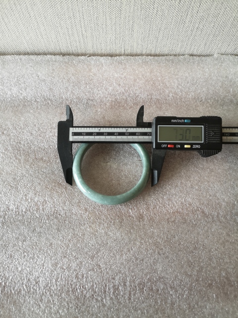 古玩玉器天然翡翠素紋手鐲拍賣,當前價格888元