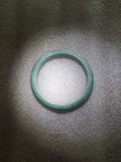 古玩玉器天然翡翠素紋手鐲拍賣,當前價格888元