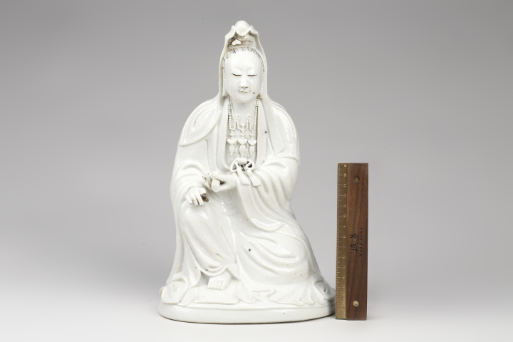 古玩陶瓷清乾隆·唐英風格白釉書卷觀音坐像
拍賣，當前價格0元