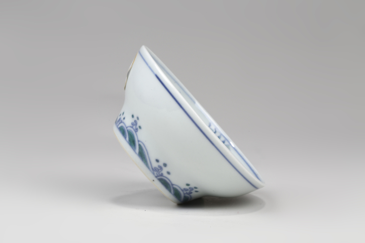 古玩陶瓷清雍正·斗彩火焰云龍紋茶圓拍賣(mài),當(dāng)前價(jià)格78000元