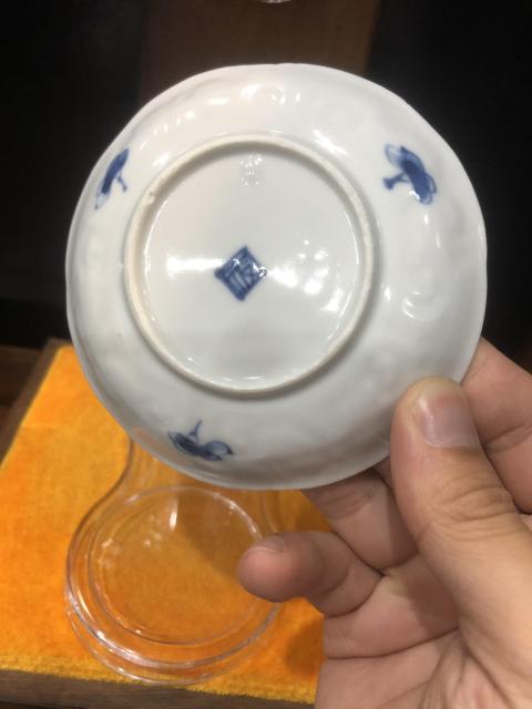 古玩陶瓷(新年放漏中)清-康熙-海屋添籌-松鼠葡萄紋-青花杯碟套裝拍賣,當(dāng)前價格1056元