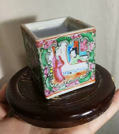 古玩陶瓷清光緒廣彩開窗花鳥人物方盒拍賣，當前價格780元